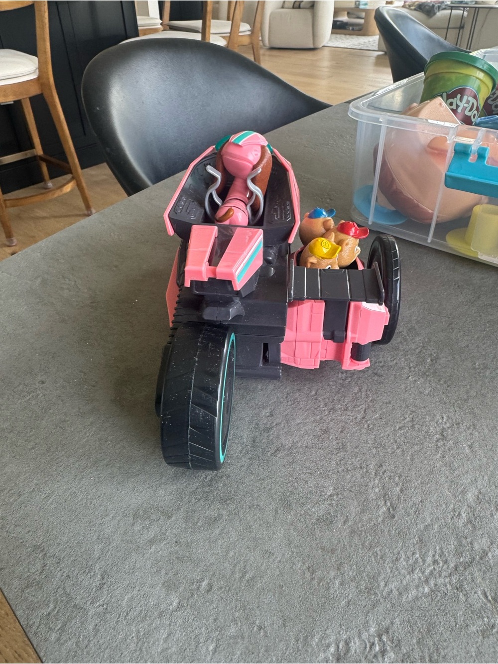 Paw Patrol Liberty & Mighty Poms Toy Vehicle Playset - Picture 2 of 6